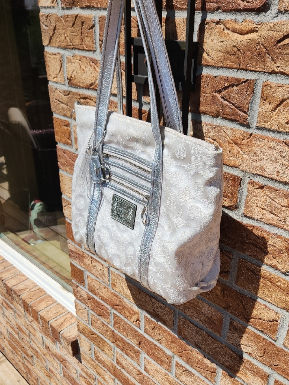 Coach Poppy Silver Metallic Op Art Signature Jacquard Tote Excellent Condition - Picture 6 of 14